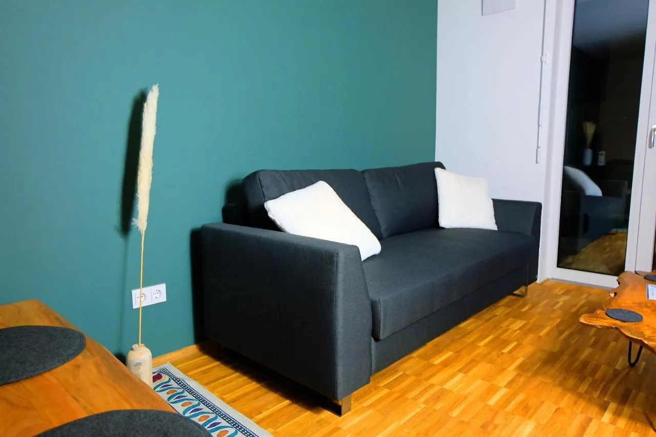 Design Apartment Nr 2 Mit Terrasse Und Parkplatz Straubing Tyskland